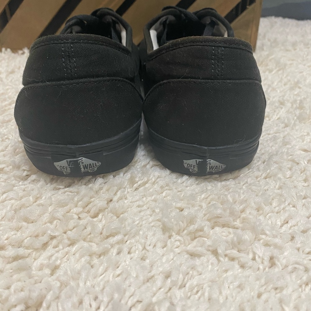 Vans - Picture 4 of 4